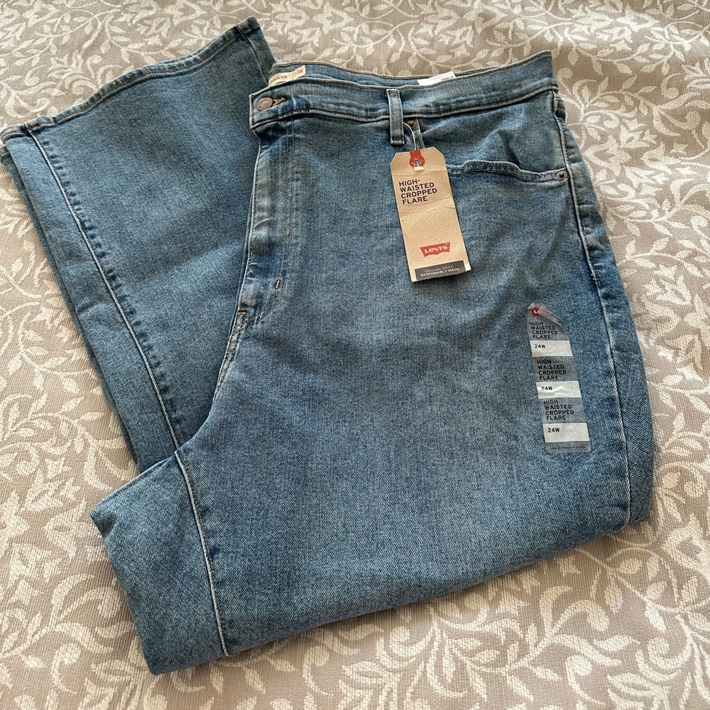 Levi’s high waisted Flare leg Cropped